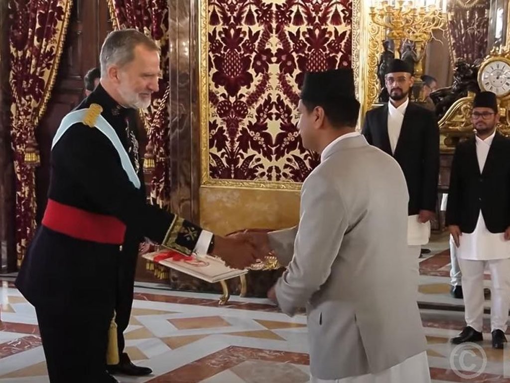 Ambassador Nepal presents credentials to Spanish King - Nepal Samaj