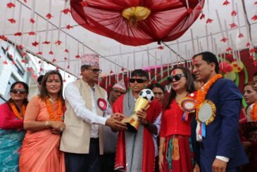 Captain Bhandari honoured in Tanahu
