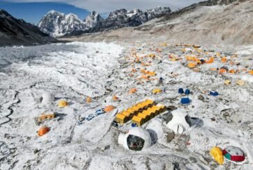 सगरमाथामा मानव लस्कर र आरोहण व्यवस्थापनका चुनौती
