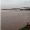 सप्तकोसी नदीमा पानीको बहाव बढ्यो, ब्यारेजका २० ढोका खोलिए