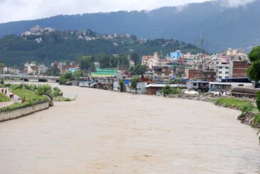 उपत्यकामा सडक जलमग्न