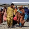 एकैदिन इरानबाट ३० हजारभन्दा बढी अफगान शरणार्थी स्वदेश फिर्ता