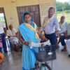 गोलबजारका स्वास्थ्य स्वयंसेविकालाई साइकल वितरण