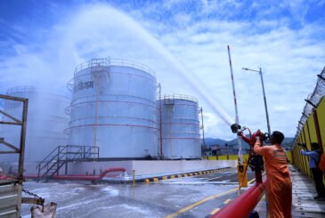 भारतबाट  उपभोक्ताले किन्नै नसक्ने गरी बढेर आयो इन्धनको मूल्य, नेपालमा भने मूल्य यथावत