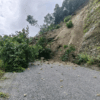 पहिरोले मध्यपहाडी लोकमार्ग अवरुद्ध