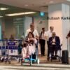 सिंगापुर विमानस्थलबाट बाहिरिँदै गर्दा ह्विलचेयरमा देउवा दम्पती
