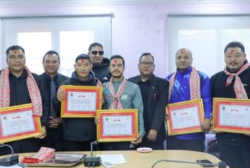 विश्व बक्सिङ च्याम्पियनसिपमा ऐतिहासिक काँस्य पदक विजेता थापा नगदसहित सम्मानित