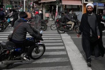 दबाबबीच इरानले मनायो क्रान्ति दिवस