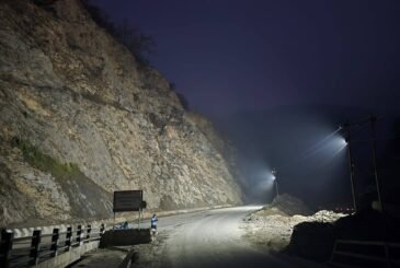 तुईन खोला पुल नजिकै फ्लड लाइट जडान