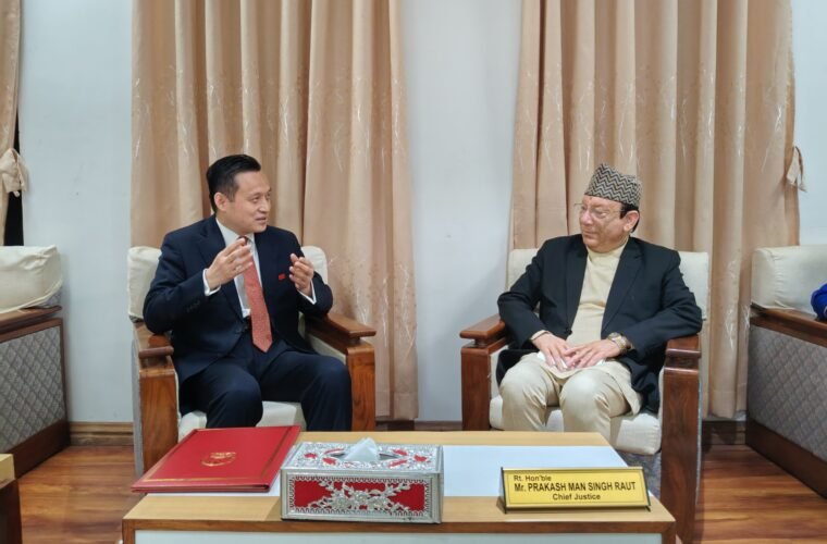 चिनियाँ राजदूत चाङ र प्रधानन्यायाधीश राउतबीच भेटवार्ता