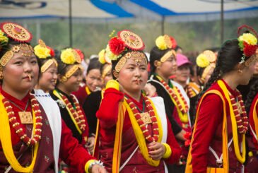 राष्ट्रिय कौराहा सम्मेलनमा मौलिक पहिरनमा युवती