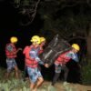 रोशी खोलामा फसेका यात्रुको मध्यरातमा उद्धार(भिडियो)
