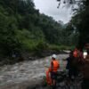 झापामा वर्षाका कारण खोला किनारमा अलपत्र परेका ७ जनाको सकुशल उद्धार  