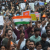 शिक्षामन्त्री धर्मेन्द्र प्रधानको राजीनामा माग गर्दै ‘कक्रोच’ आन्दोलनका हजारौँ समर्थकहरुद्वारा  नयाँदिल्लीमा प्रदर्शन