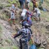 कर्णालीमा खसेर गाडी दुर्घटनाः भिरमा अड्किएको एउटा शव निकालियो, अन्यको खोजी जारी