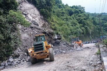 पहिरोले अवरुद्ध भएका तीन मुख्य राजमार्ग सञ्चालन