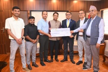 रास्वपा महामन्त्री आचार्यद्वारा प्रधानमन्त्री  दैवी प्रकोप उद्धार कोषमा एक करोड एक लाख  सहयोग