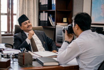 बिना रिलको क्यामेराबाट हाकिमको फोटो