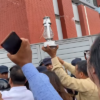 पत्रकार किशोर श्रेष्ठको रिहाइको माग गर्दै पत्रकारहरुद्वारा लालटिन बोकेर प्रदर्शन