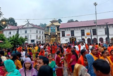 साउनको दोस्रो सोमबार, पशुपतिनाथलगायत देशभरका शिवालयमा दर्शनार्थीको घुइँचो