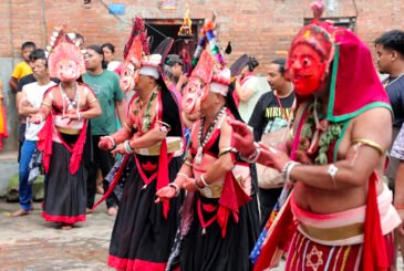 भक्तपुरको बोदेमा नीलबाराही नाच प्रस्तुत