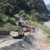 भसभसेमा सडक भासिदा यातायात सञ्चालनमा समस्या